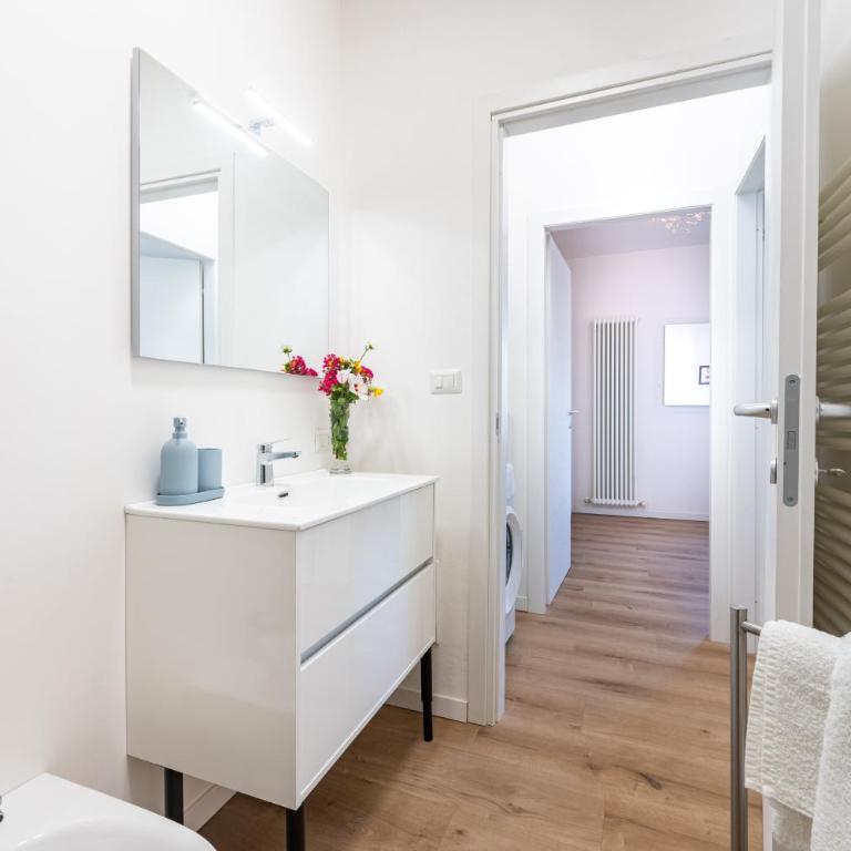 GuestHost - Chic Parma Flat Near City Center - Appartamento con 1 Camera da Letto - 15