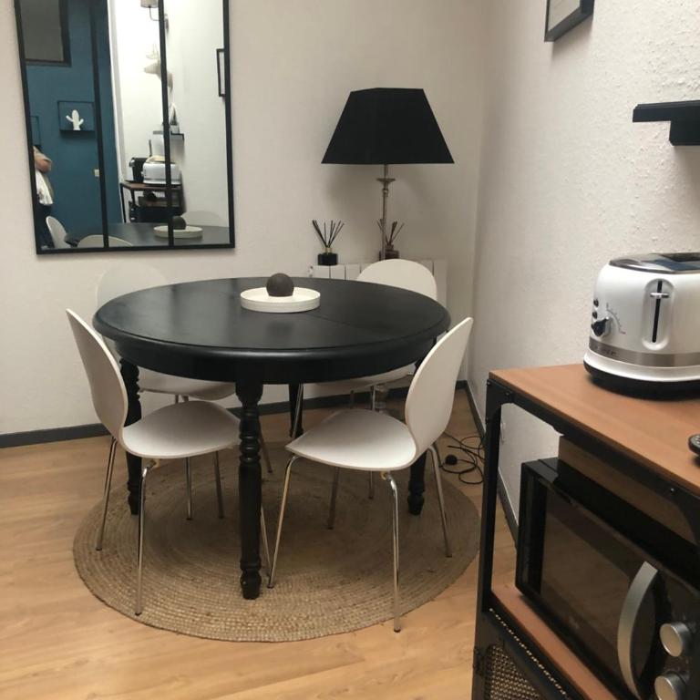 Au cœur du VIEUX-LILLE : Charmant appartement - One-Bedroom Apartment - 2