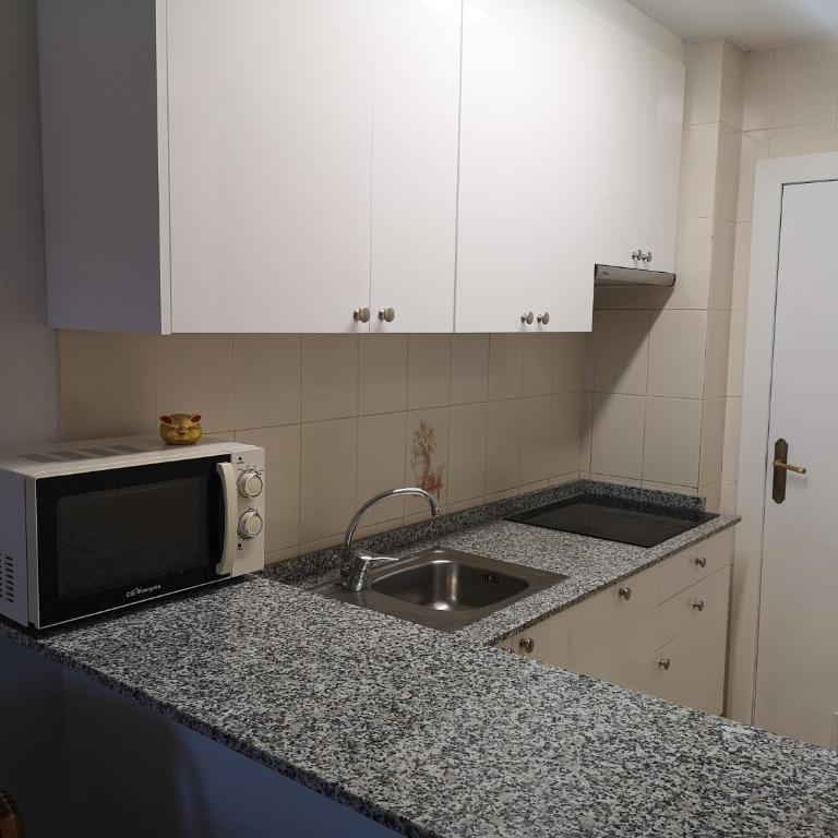 Frente al Club Naútico con piscina - Apartamento de 2 dormitorios - 10