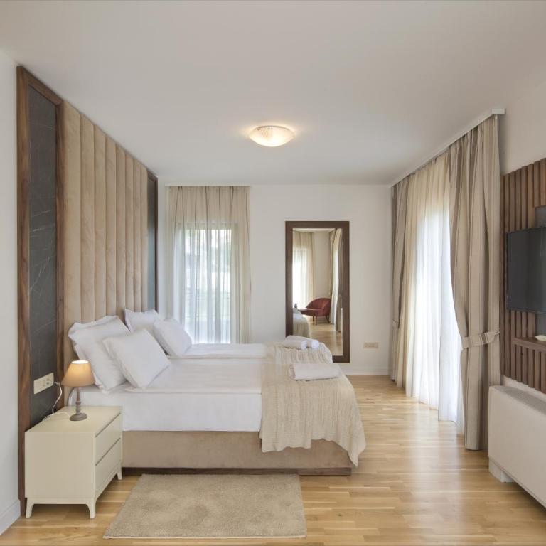 Luxury Villa Flower - Vila sa Sopstvenim Bazenom - 14