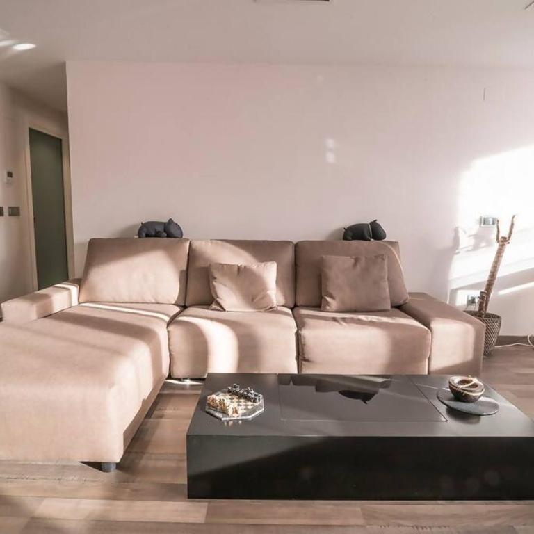 Céntrico y reformado con estilo - Two-Bedroom Apartment - 5