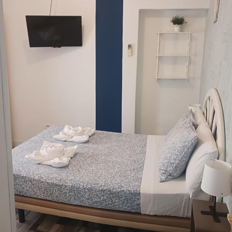 Fuencarral Adeco - Small Interior Double Room - 1