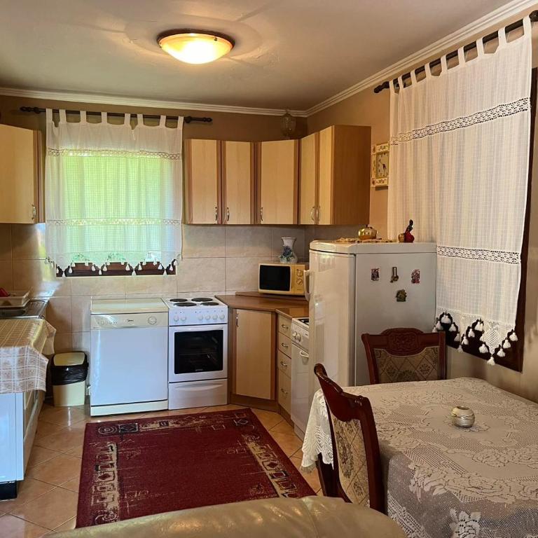 Planinska kuća Lazović - Two-Bedroom House - 1