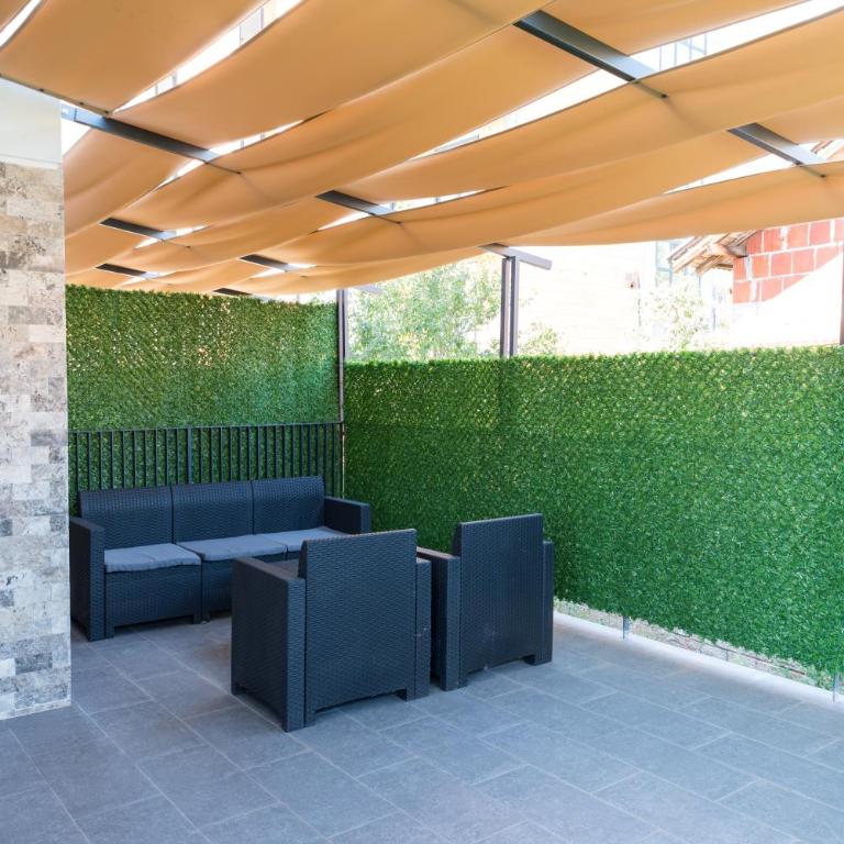 Apartmani Putnik - Deluks Dvokrevetna Soba sa Bračnim Krevetom - 12