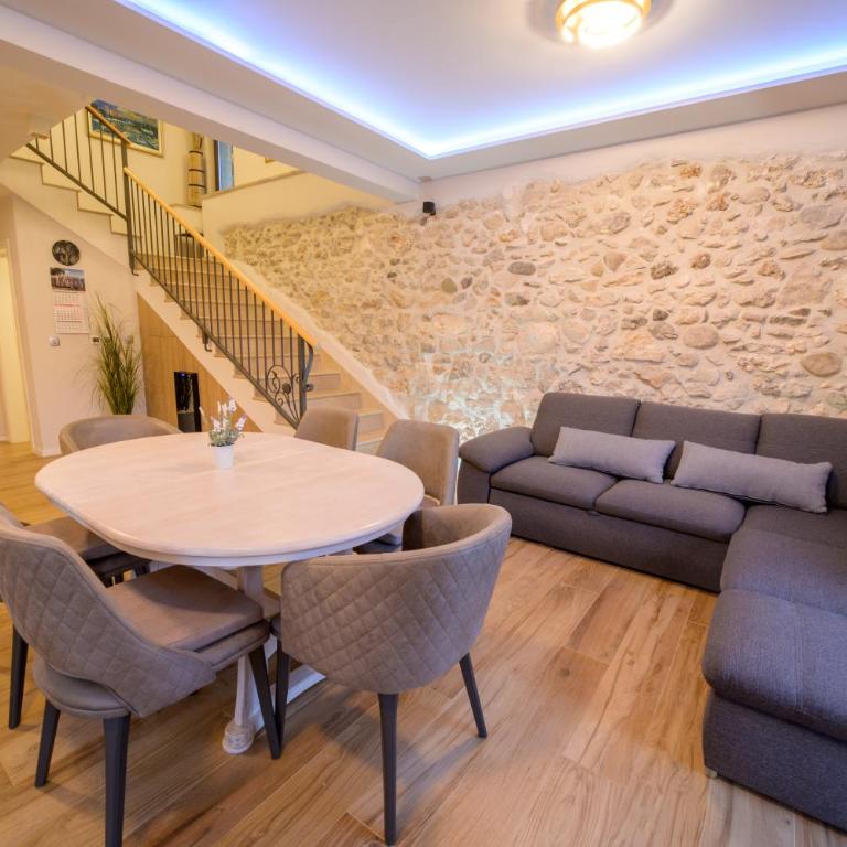 Villa Schumann - Three-Bedroom Villa - 17