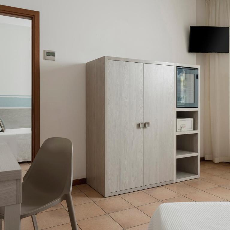 Hotel Roxy & Beach - Family Room with Sea View - 1