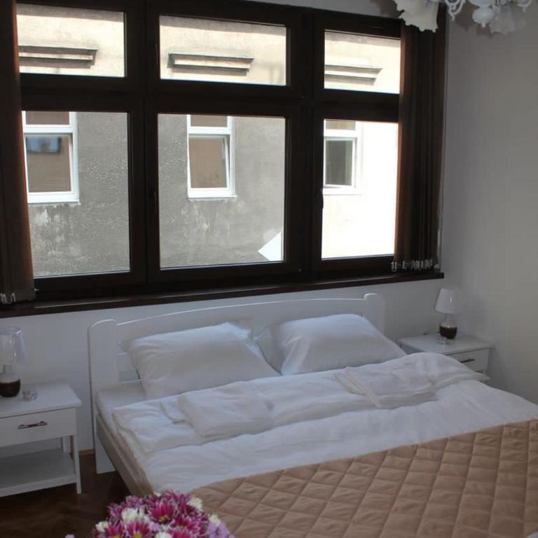 Mali Dvor - Two-Bedroom Apartment - 12
