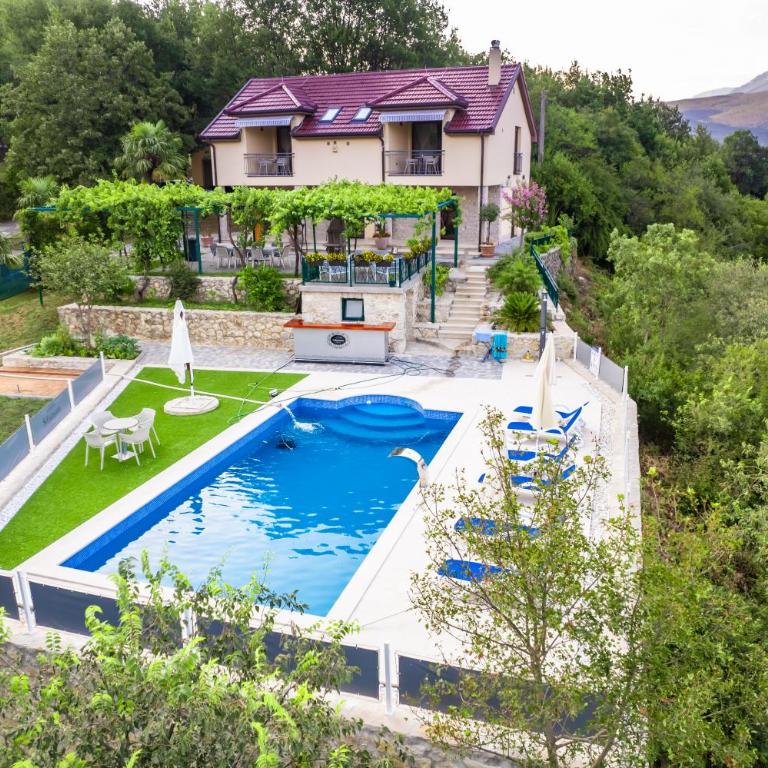 Villa Schumann - Three-Bedroom Villa - 1