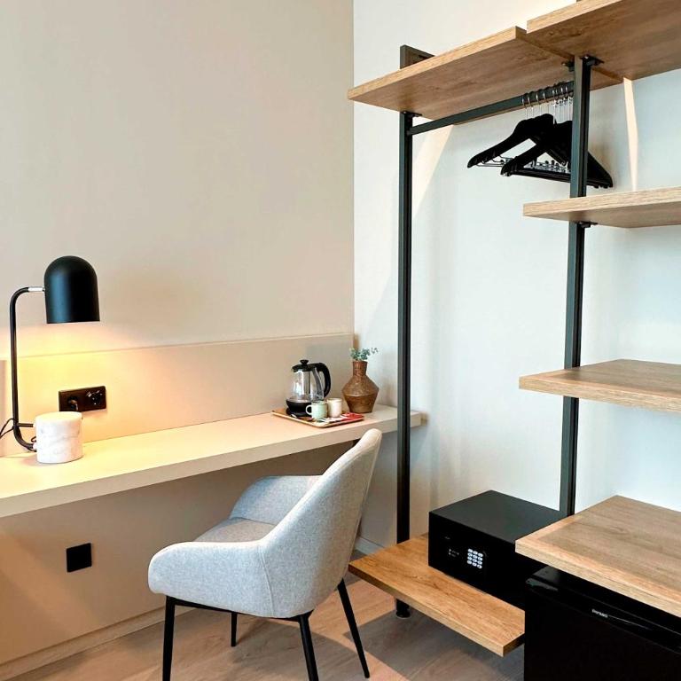 HQ Arena Hotel - Deluxe Double or Twin Room - 6