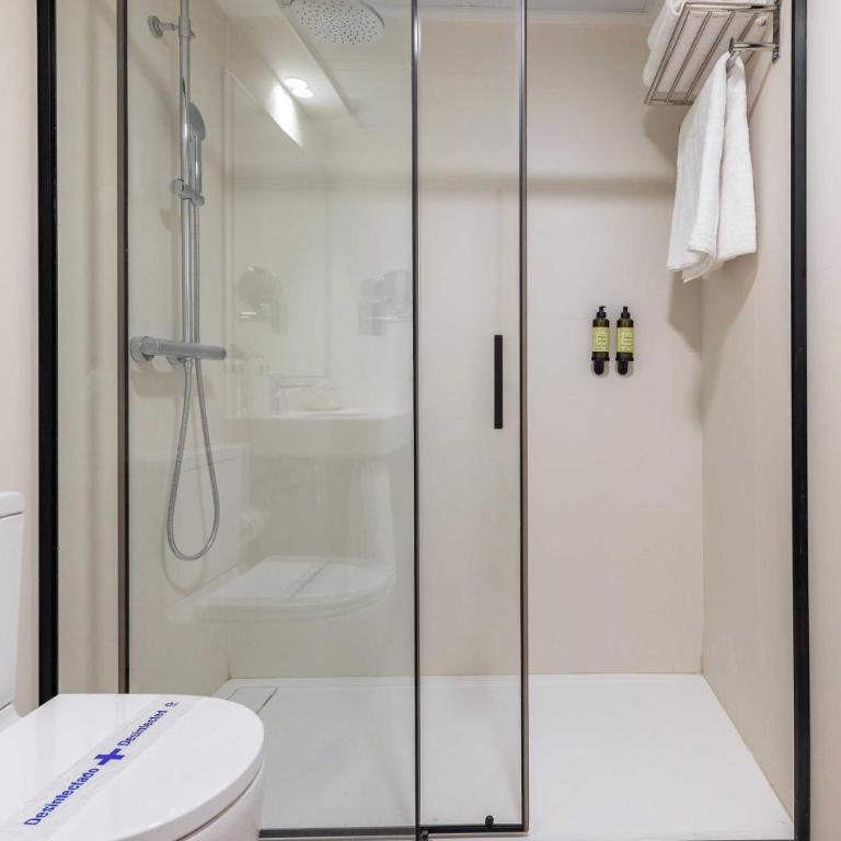 HQ Arena Hotel - Economy Double or Twin Room - 7