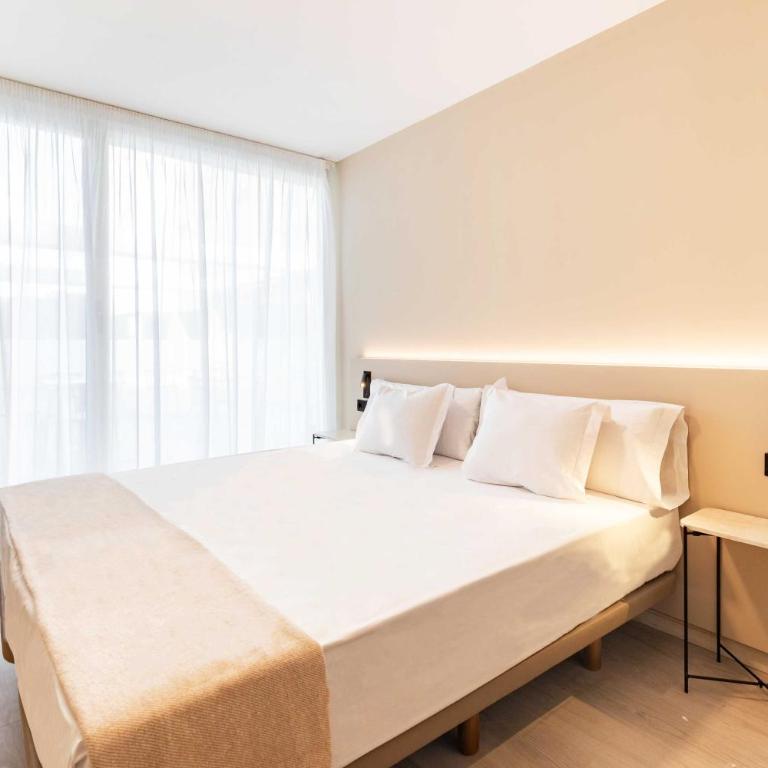 HQ Arena Hotel - Economy Double or Twin Room - 3