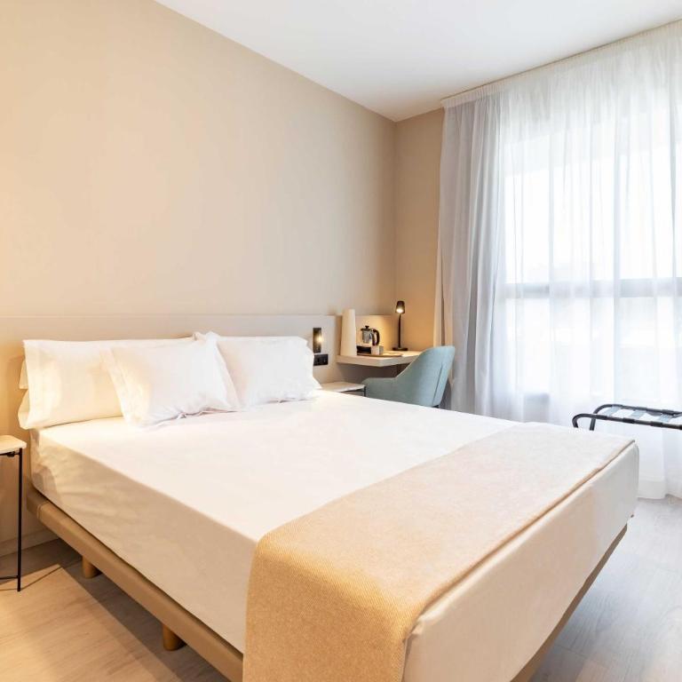 HQ Arena Hotel - Standard Double Room - 1