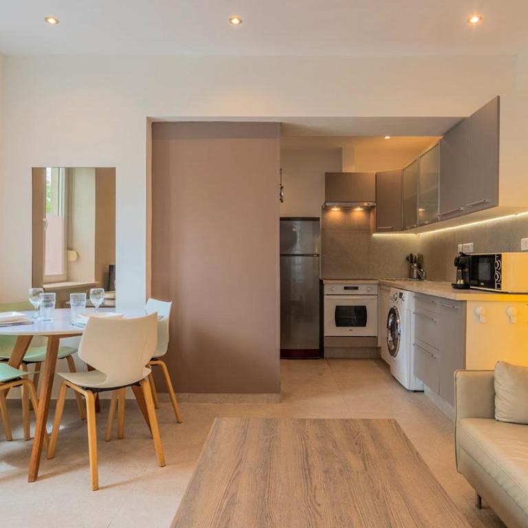 Appartement une chambre, proche métro - Appartement - 2