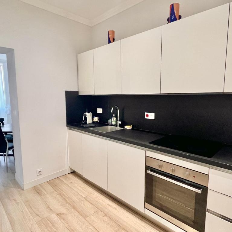 Center 2 min walk to beach quiet sunny balcony - Appartement 1 Chambre - 11