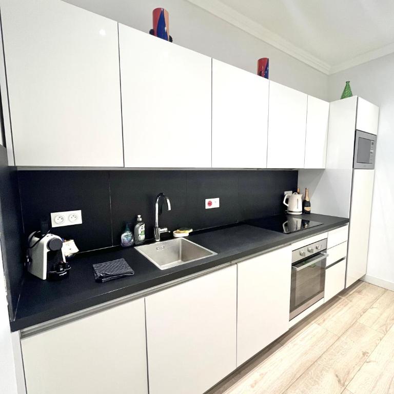 Center 2 min walk to beach quiet sunny balcony - Appartement 1 Chambre - 14