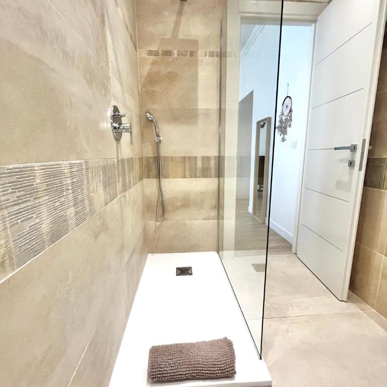 Center 2 min walk to beach quiet sunny balcony - Appartement 1 Chambre - 15
