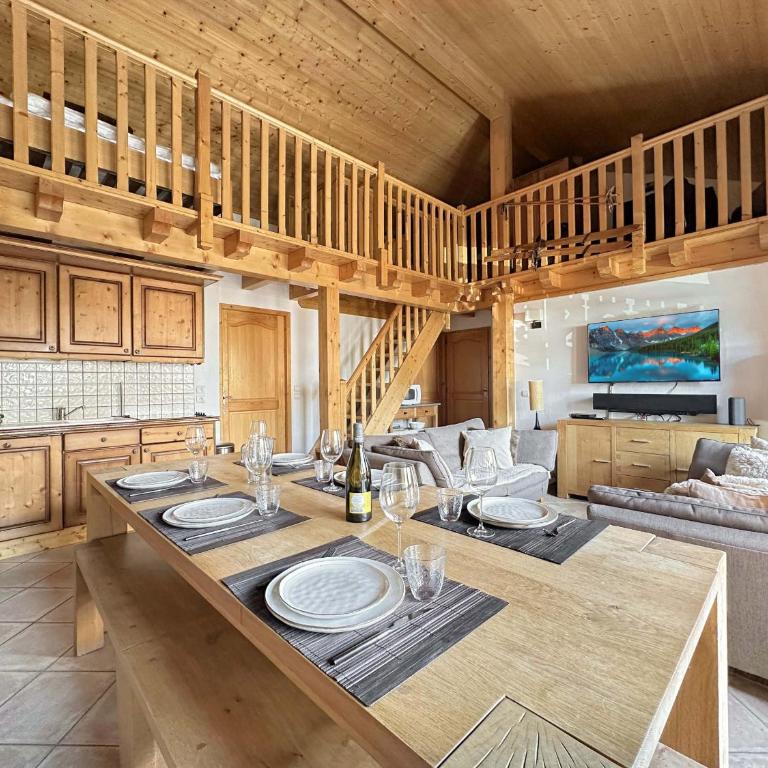 CRIS112 - Duplex 8 personnes centre village - Four-Bedroom Apartment with Balcony - 1