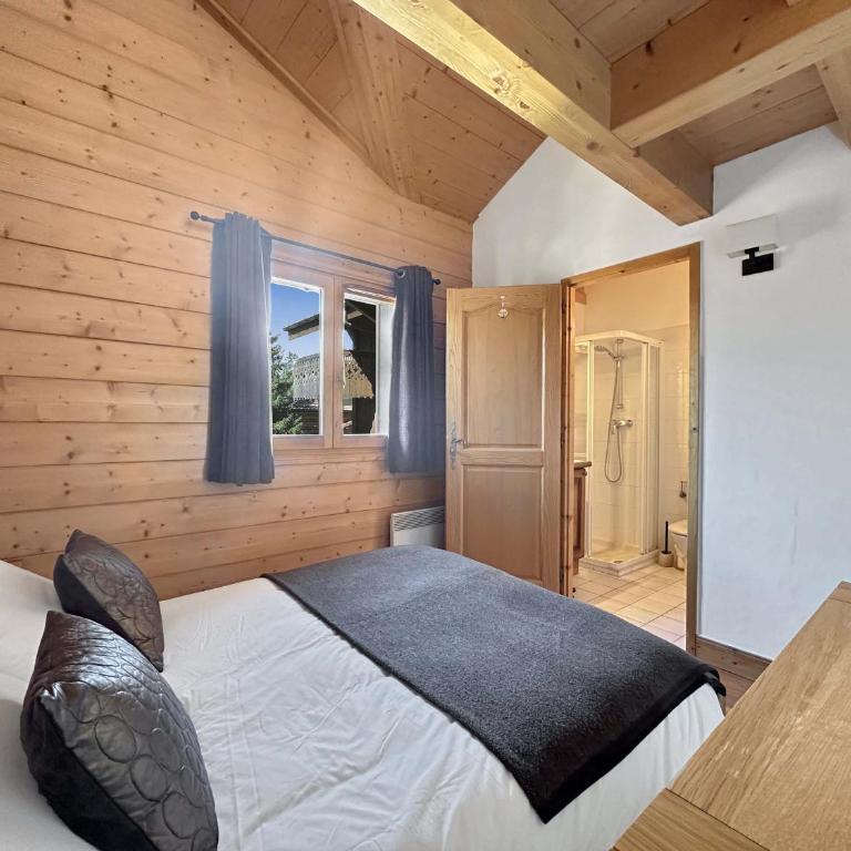 CRIS112 - Duplex 8 personnes centre village - Four-Bedroom Apartment with Balcony - 7