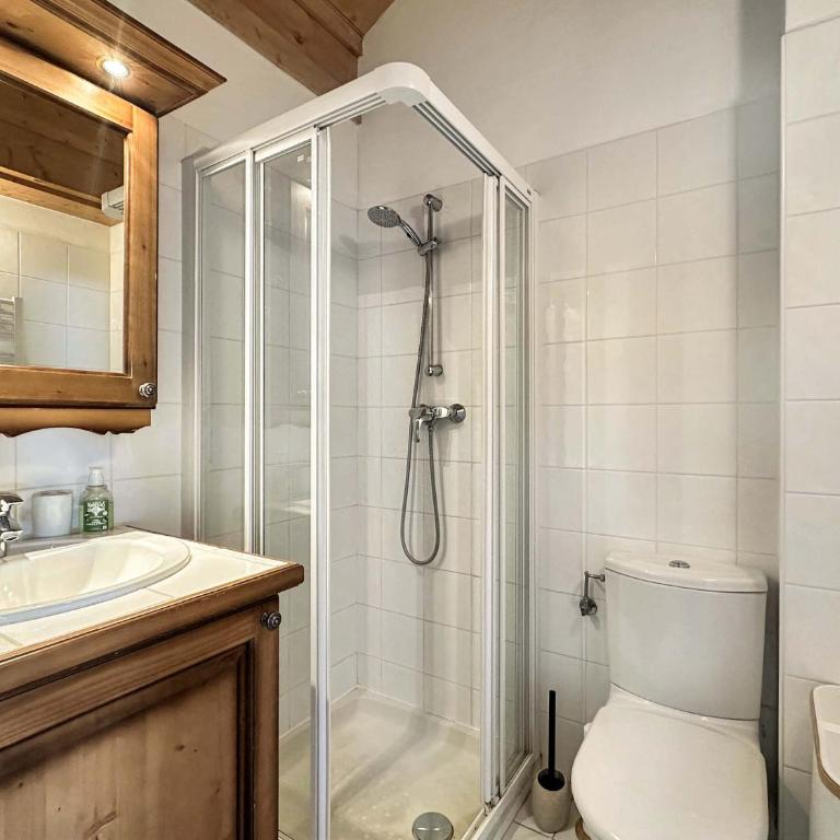 CRIS112 - Duplex 8 personnes centre village - Four-Bedroom Apartment with Balcony - 8