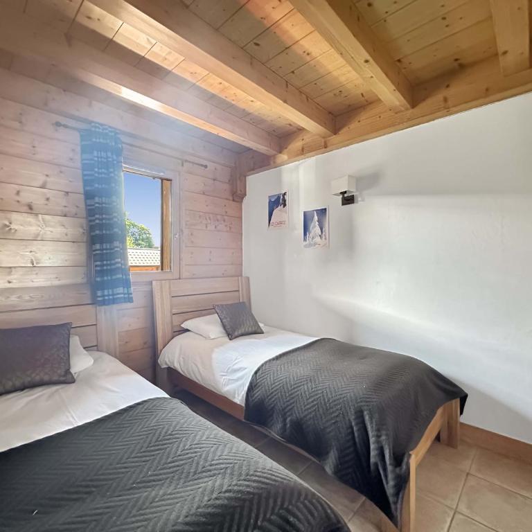 CRIS112 - Duplex 8 personnes centre village - Four-Bedroom Apartment with Balcony - 12
