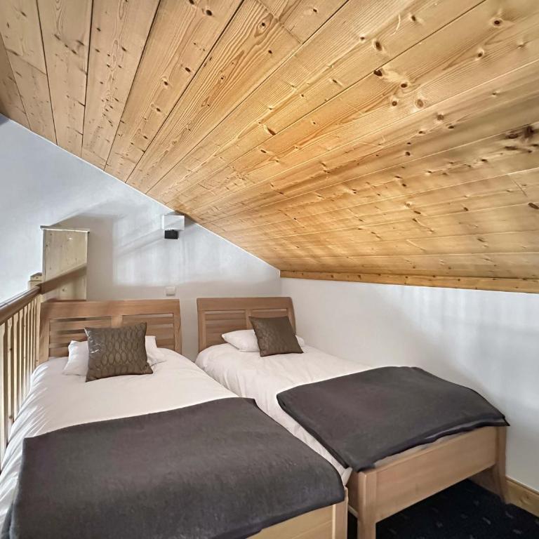 CRIS112 - Duplex 8 personnes centre village - Four-Bedroom Apartment with Balcony - 13