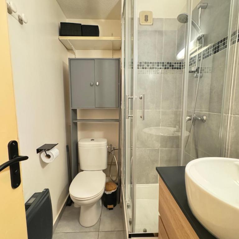 Studio dans résidence avec piscine et tennis - One-Bedroom Apartment - 14