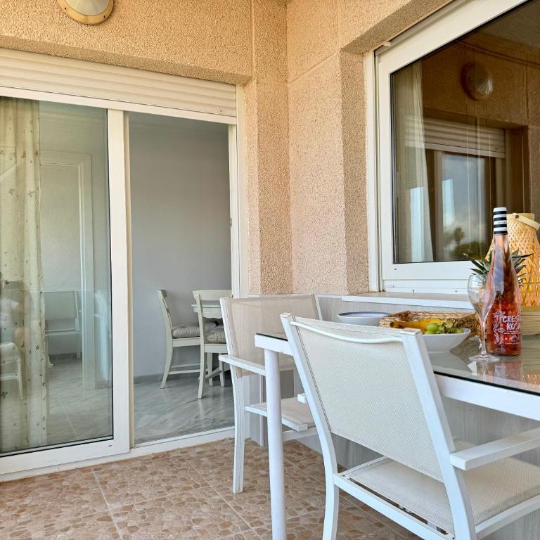 Apartamento con vistas al mar y piscina en Benalmadena - Apartamento de 2 dormitorios - 2