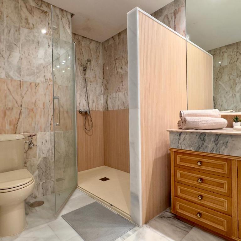 Apartamento con vistas al mar y piscina en Benalmadena - Apartamento de 2 dormitorios - 21
