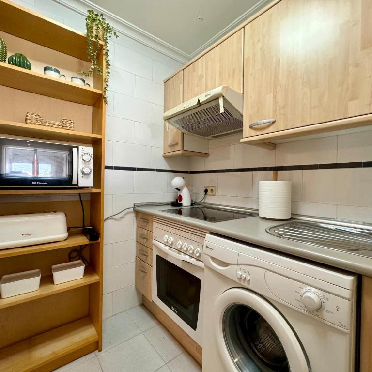 Apartamento con vistas al mar y piscina en Benalmadena - Apartamento de 2 dormitorios - 23