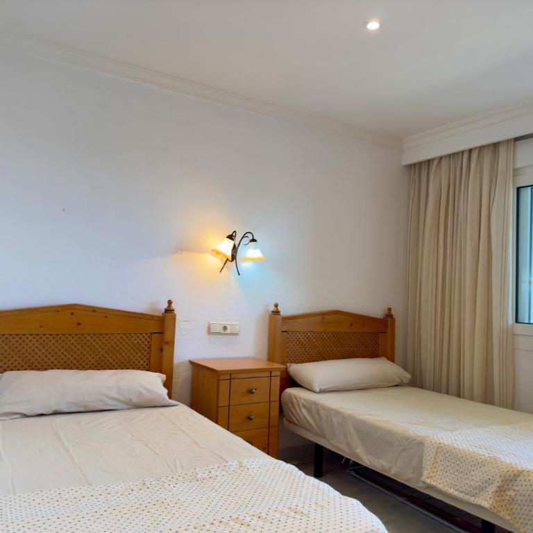 Apartamento con vistas al mar y piscina en Benalmadena - Apartamento de 2 dormitorios - 18