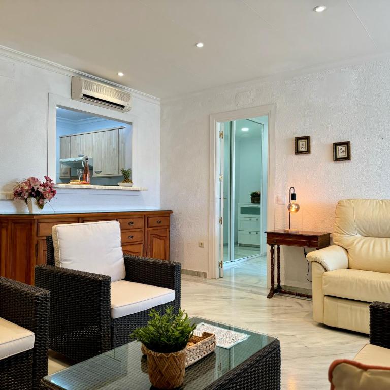 Apartamento con vistas al mar y piscina en Benalmadena - Apartamento de 2 dormitorios - 8