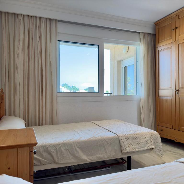 Apartamento con vistas al mar y piscina en Benalmadena - Apartamento de 2 dormitorios - 19