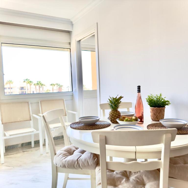 Apartamento con vistas al mar y piscina en Benalmadena - Apartamento de 2 dormitorios - 13