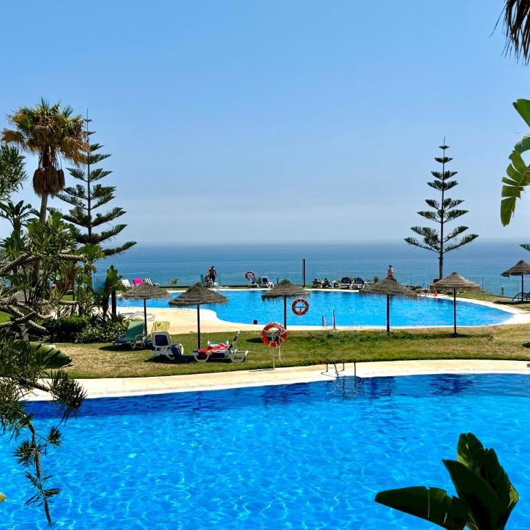 Apartamento con vistas al mar y piscina en Benalmadena - Apartamento de 2 dormitorios - 1