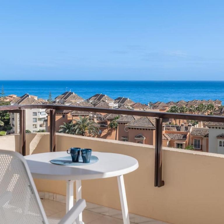Charming Apartment with Sea Views - One-Bedroom Apartment - 1