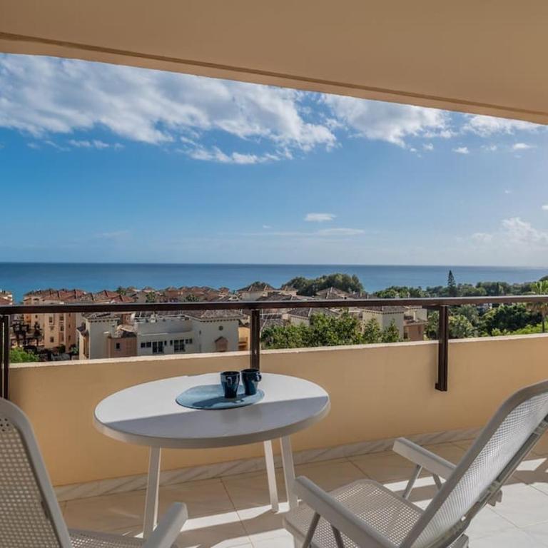 Charming Apartment with Sea Views - One-Bedroom Apartment - 2