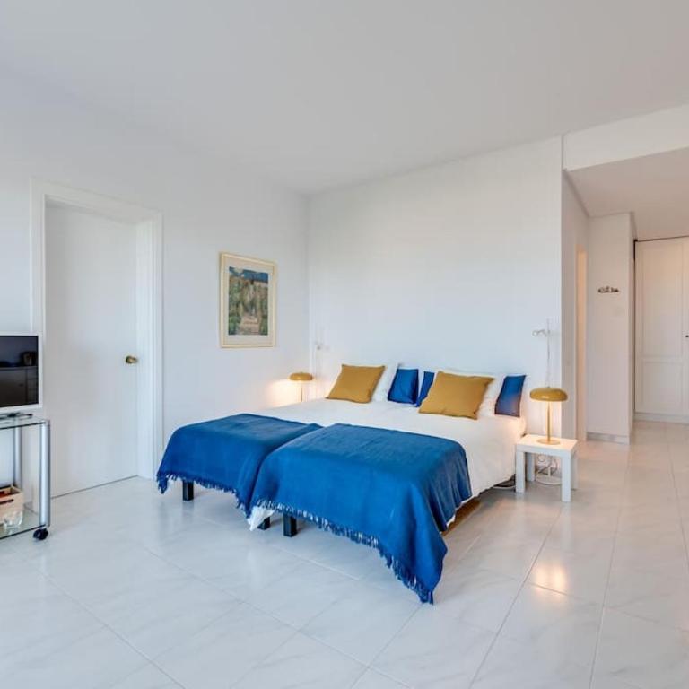 Charming Apartment with Sea Views - One-Bedroom Apartment - 8