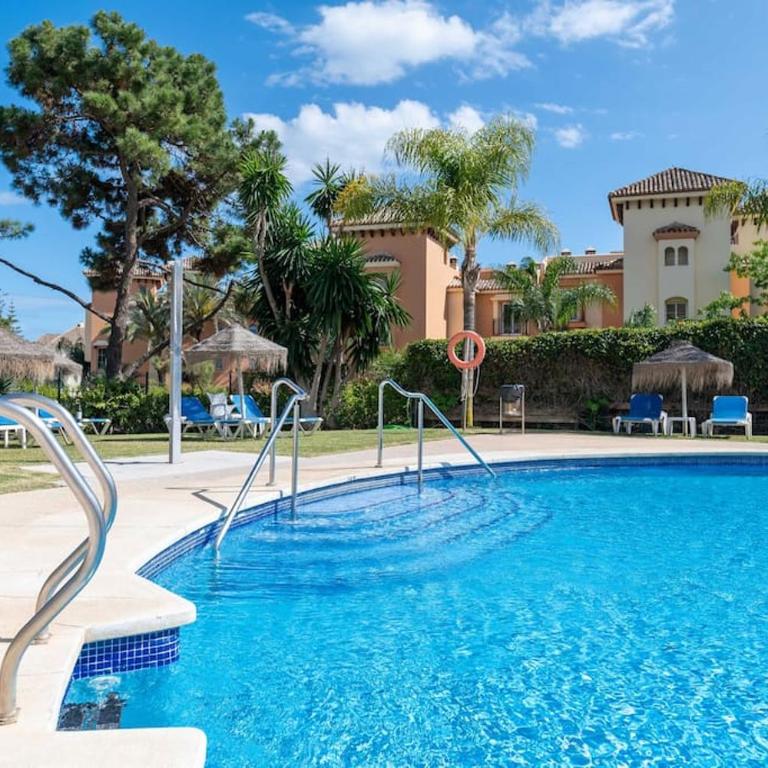 Charming Apartment with Sea Views - One-Bedroom Apartment - 12