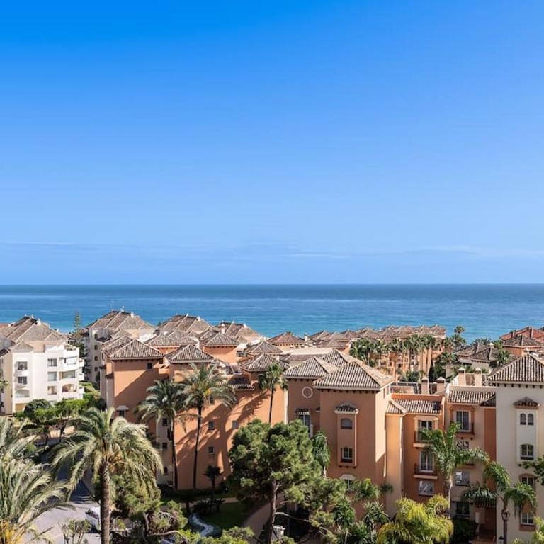 Charming Apartment with Sea Views - One-Bedroom Apartment - 17