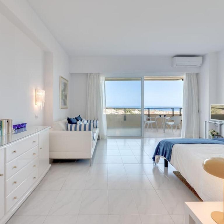 Charming Apartment with Sea Views - One-Bedroom Apartment - 19