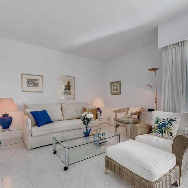 Charming Apartment with Sea Views - One-Bedroom Apartment - 21
