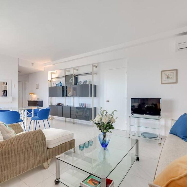 Charming Apartment with Sea Views - One-Bedroom Apartment - 26