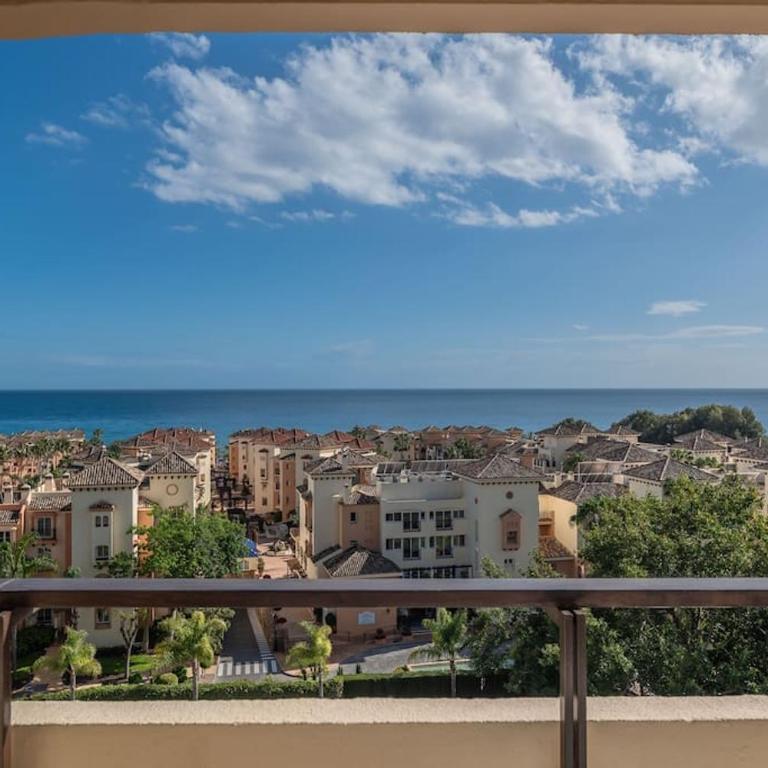 Charming Apartment with Sea Views - One-Bedroom Apartment - 32
