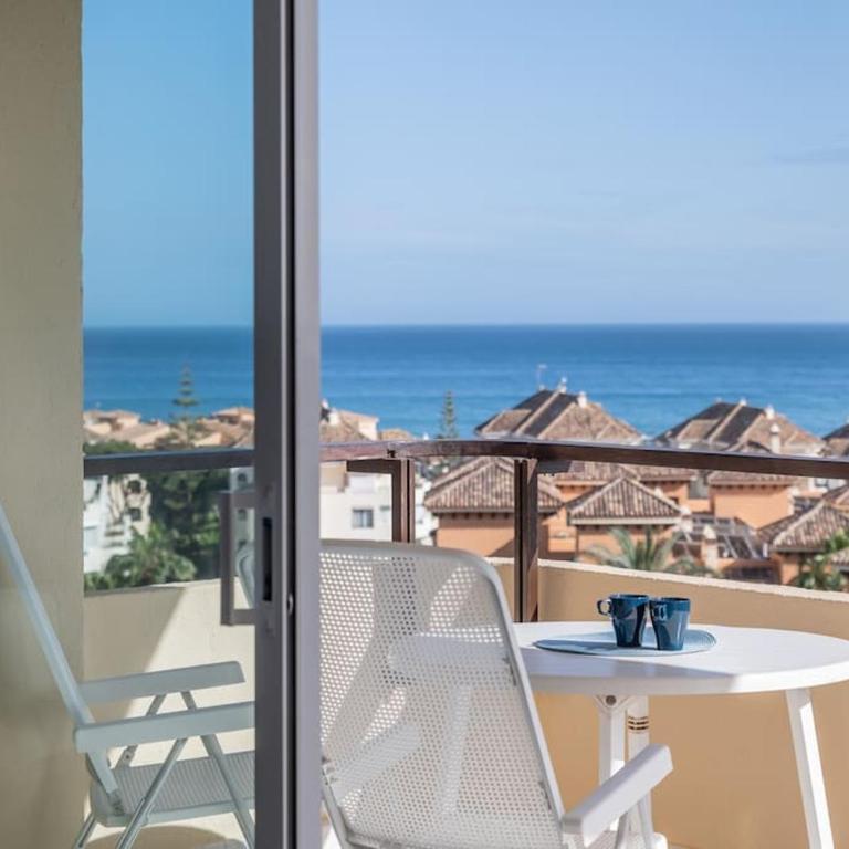 Charming Apartment with Sea Views - One-Bedroom Apartment - 45