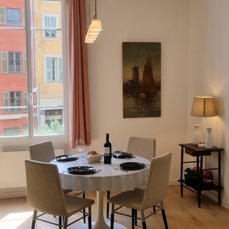 "Le White Pearl" by EnjoyNice, quiet 2-bedroom in Old Nice - Appartement 2 Chambres - 5