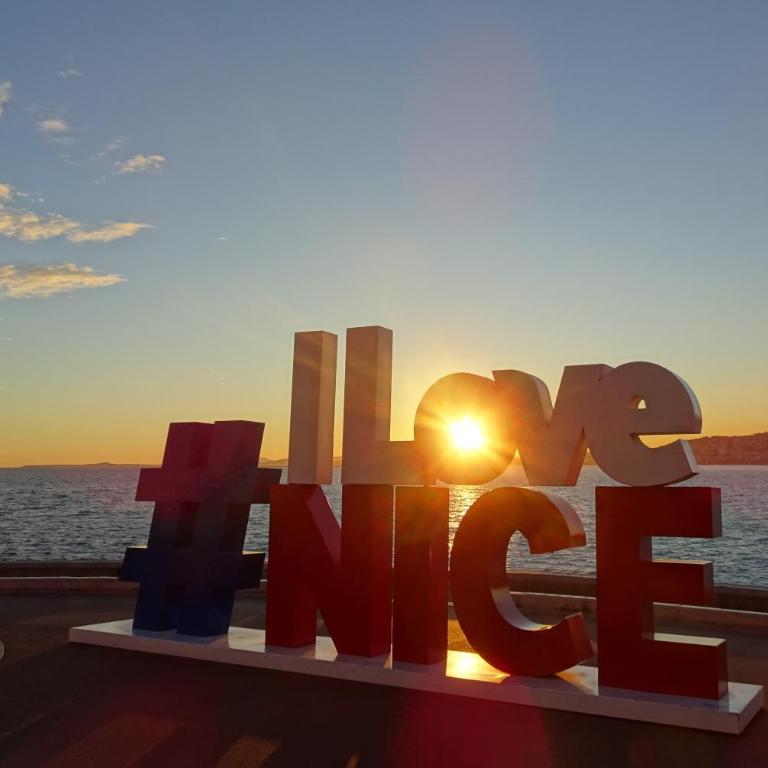 "Le White Pearl" by EnjoyNice, quiet 2-bedroom in Old Nice - Appartement 2 Chambres - 23