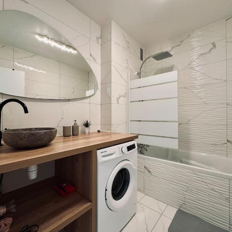 Le Coquet-T3-Wifi-parking - Two-Bedroom Apartment - 4