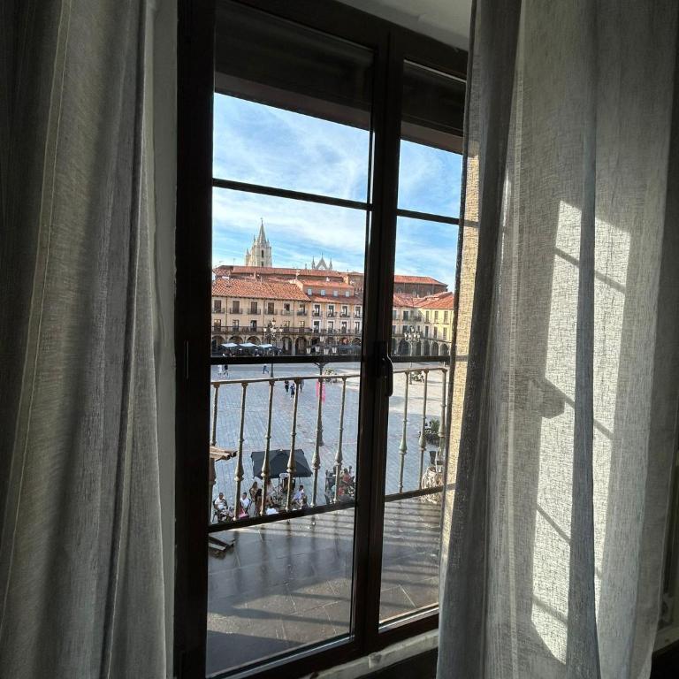 Old Town Plaza Mayor - Deluxe Double Room - 3