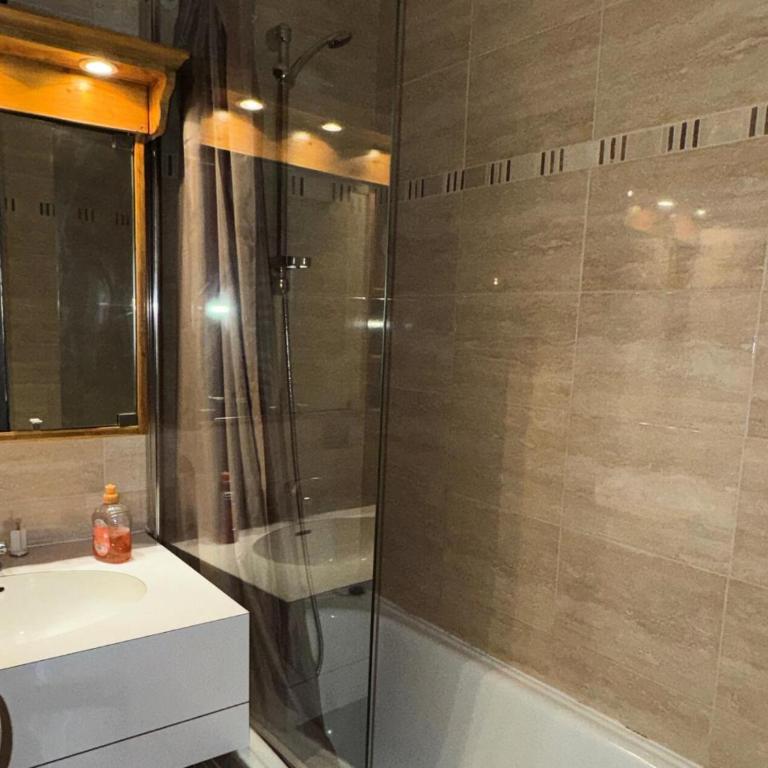 Résidence Onyx - Studio fonctionnel · Accès direct aux pistes ·Vue pistes · Balcon MAE-3777 - Studio - 5
