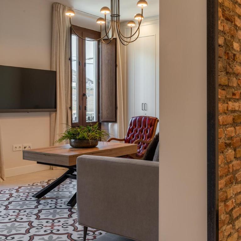 Gran Via Boutique By Florentia Homes - Three-Bedroom Apartment - 39